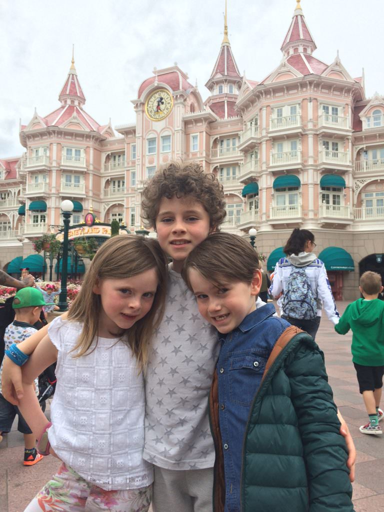 De 3 musketiers voor het Disneyland Hotel