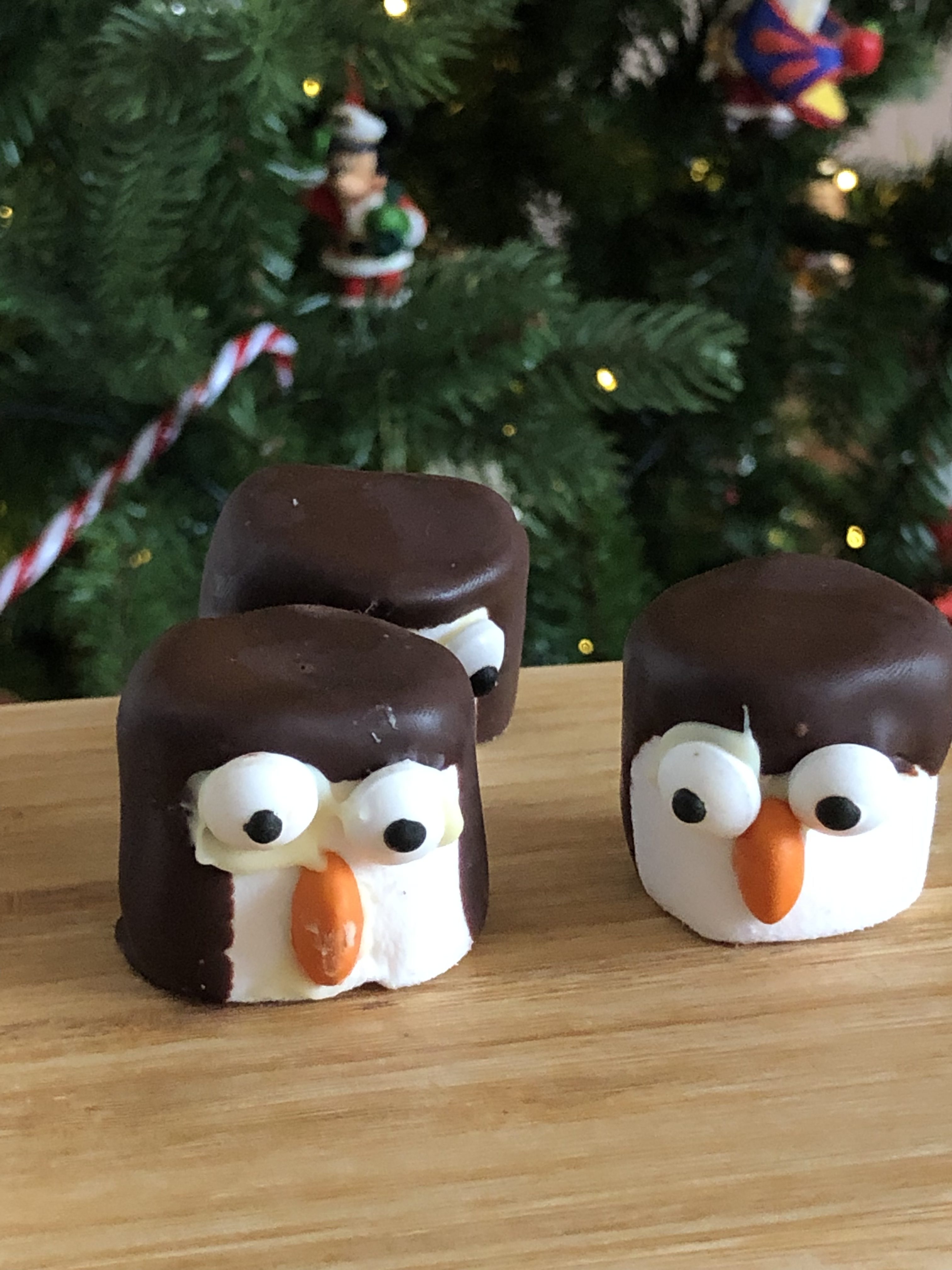 DIY marshmallow pinguins